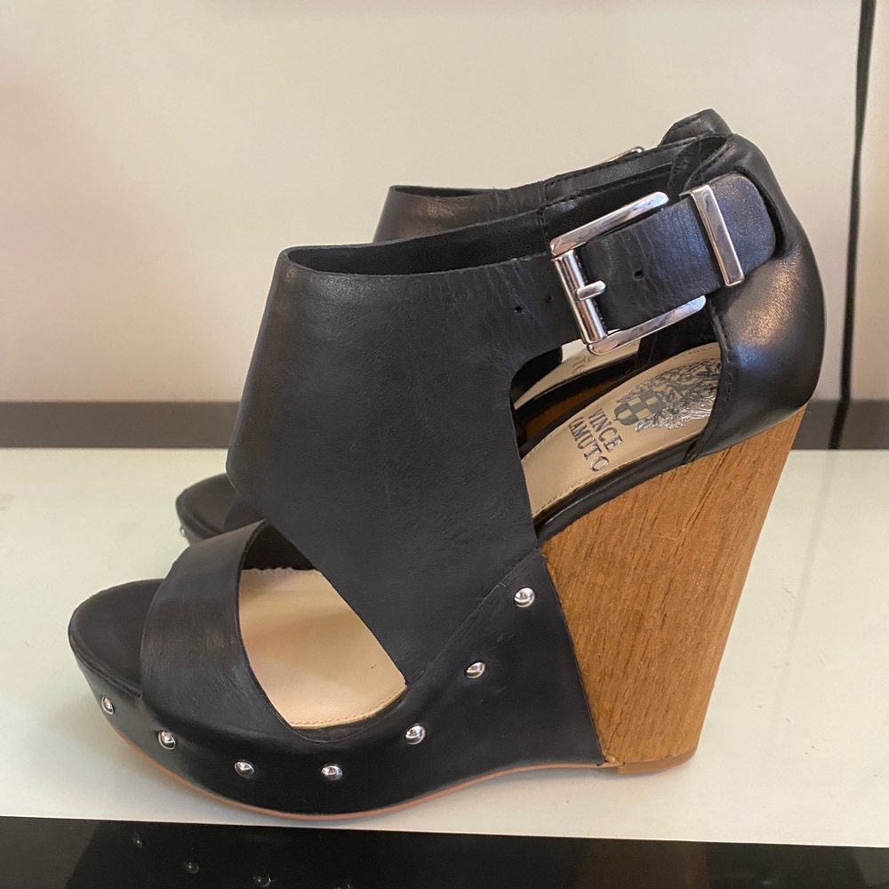 Vince Camuto Size 8 1/2M 38 1/2M Open Toe Black Leather  Wood Heeled Sandal